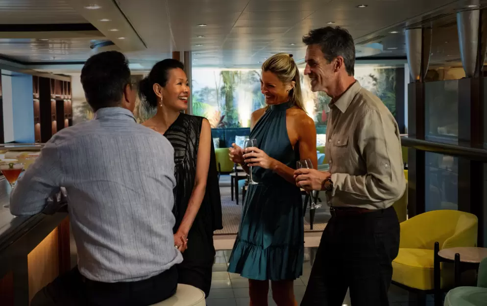 Paul Gauguin Cruises MS Paul Gauguin Piano Bar Lifestyle 2 ©Paul Gauguin Cruises.jpg